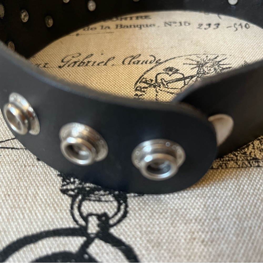 Leather skull cuff bracelets - Picture 11 of 11